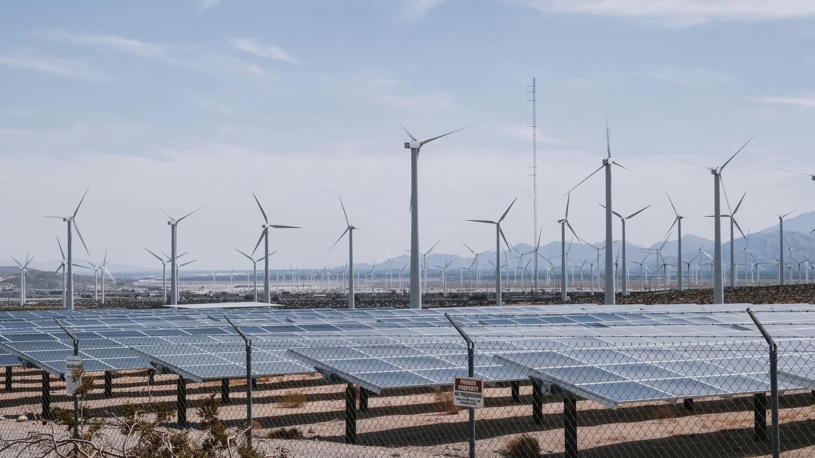 Renewable energy site with grid-connection cable infrastructure